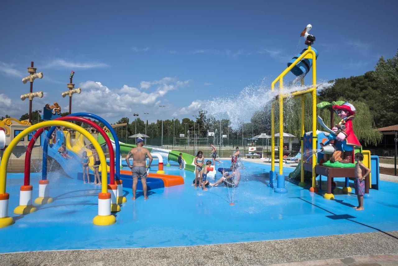 Lux Camp - Mobile Homes In Bi Village Фажана Экстерьер фото