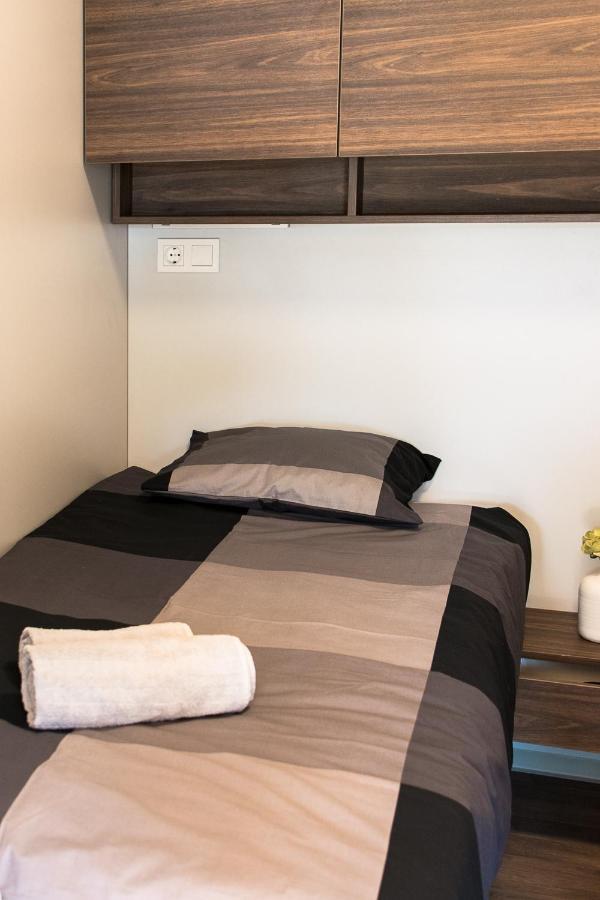 Lux Camp - Mobile Homes In Bi Village Фажана Экстерьер фото